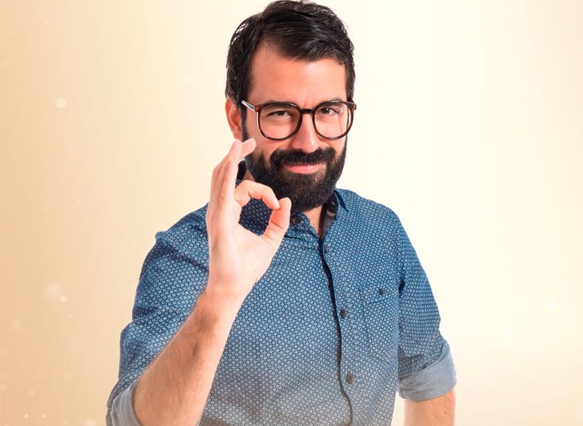 Lalaki wareg sareng paningkatan sirit sareng soda